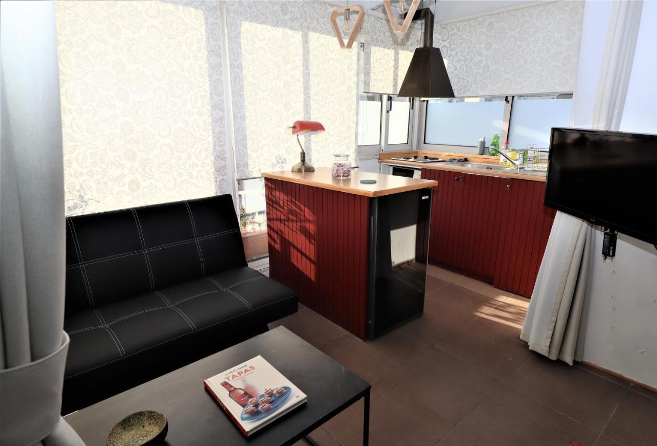 Stunning View Private Terrace @panormou Metro. Apartment Athens